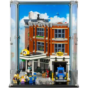 Wicked Brick Display Case for LEGO® Corner Garage (10264) - Display case with printed background