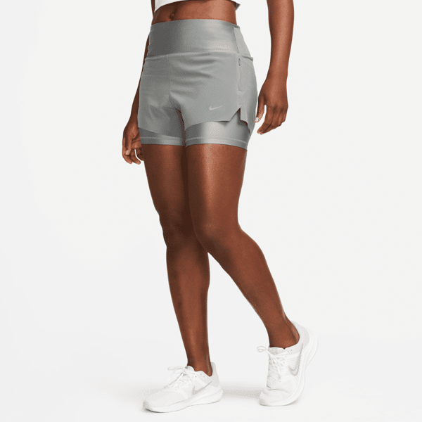 nike shorts da running 2-in-1 a vita media con tasche 8 cm  dri-fit swift – donna - grigio