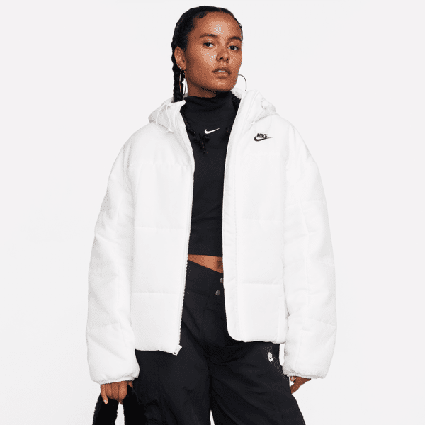 nike giacca loose fit con cappuccio therma-fit  sportswear classic puffer – donna - bianco