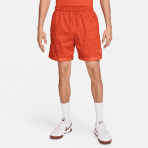 NikeCourt Heritage Dri-FIT-tennisshorts (15 cm) med print til mænd - Orange Orange M