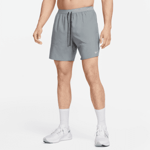 Nike Stride Dri-FIT-løbeshorts med indershorts (18 cm) til mænd - grå grå XL