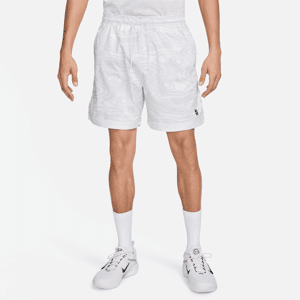 NikeCourt Heritage Dri-FIT-tennisshorts (15 cm) med print til mænd - hvid hvid L