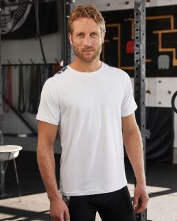 James &amp; Nicholson 100 T-shirt sportiva traspirante uomo neutro o personalizzato