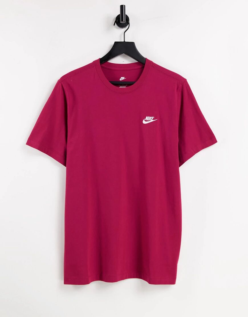 Nike Club t-shirt in pomegranate-Red  Red