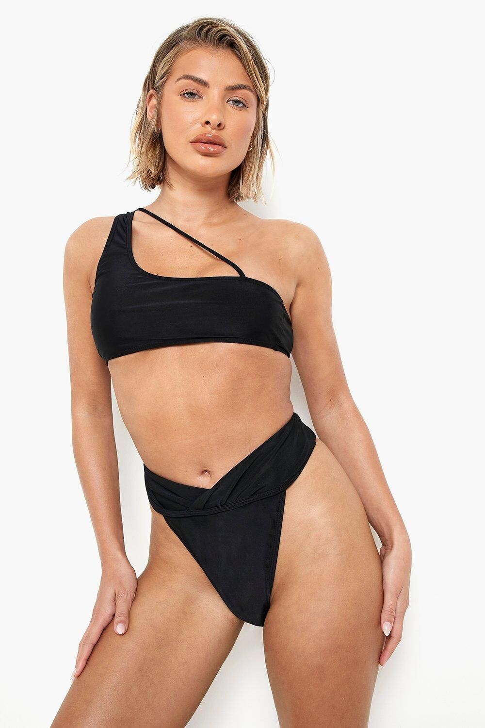 Boohoo Recycled Asymmetric Bikini Crop Top- Black  - Size: 10
