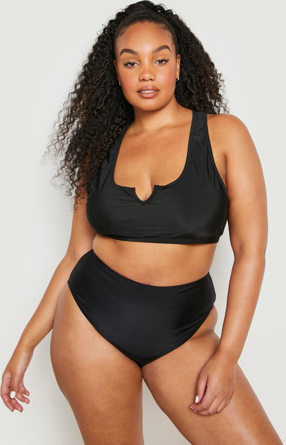 Boohoo Plus Essentials Notch Neck Bikini Top- Black  - Size: 24