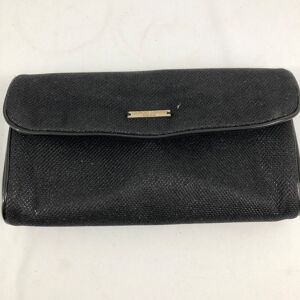 Pochette Giorgio Armani dans sa boite Noir - Publicité