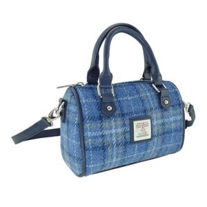 BRAW CLANS TARTANS Harris Tweed Mini sac de bowling en plusieurs tartans – 100 % laine, sangle réglable, fermeture éclair et poche intérieure – Tradition écossaise – Idéal pour homme et femme, Carreaux bleu clair, Sac - Publicité