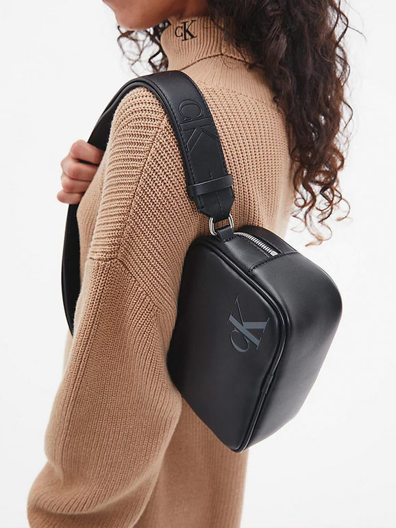 Calvin Klein SCULPTED CAMERA BAG Borsa a tracolla con logo Borse a Tracolla donna Nero taglia Unica
