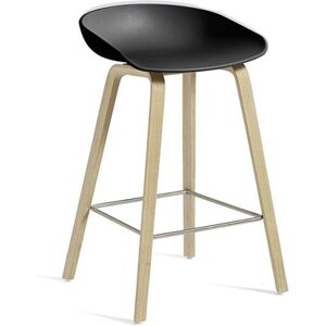 Hay AAS32 Bar Chair Low SH: 65 cm - Soaped Oak Veneer / Black / Footrest Stainless Steel FORUDBESTIL: SLUT JUNI 2024