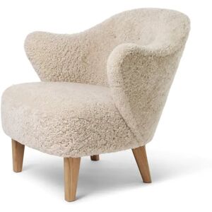 Audo Copenhagen Ingeborg Loungestol SH: 40 cm - Sheepskin Moonlight/Eg