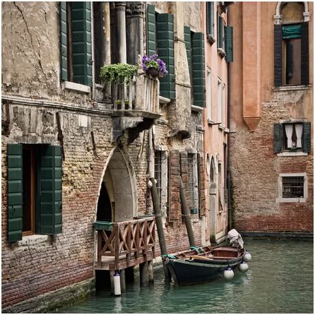 East Urban Home Parking in Venice Photographic Art Print on Canvas East Urban Home Size: 30cm L x 30cm W  - Size: Large