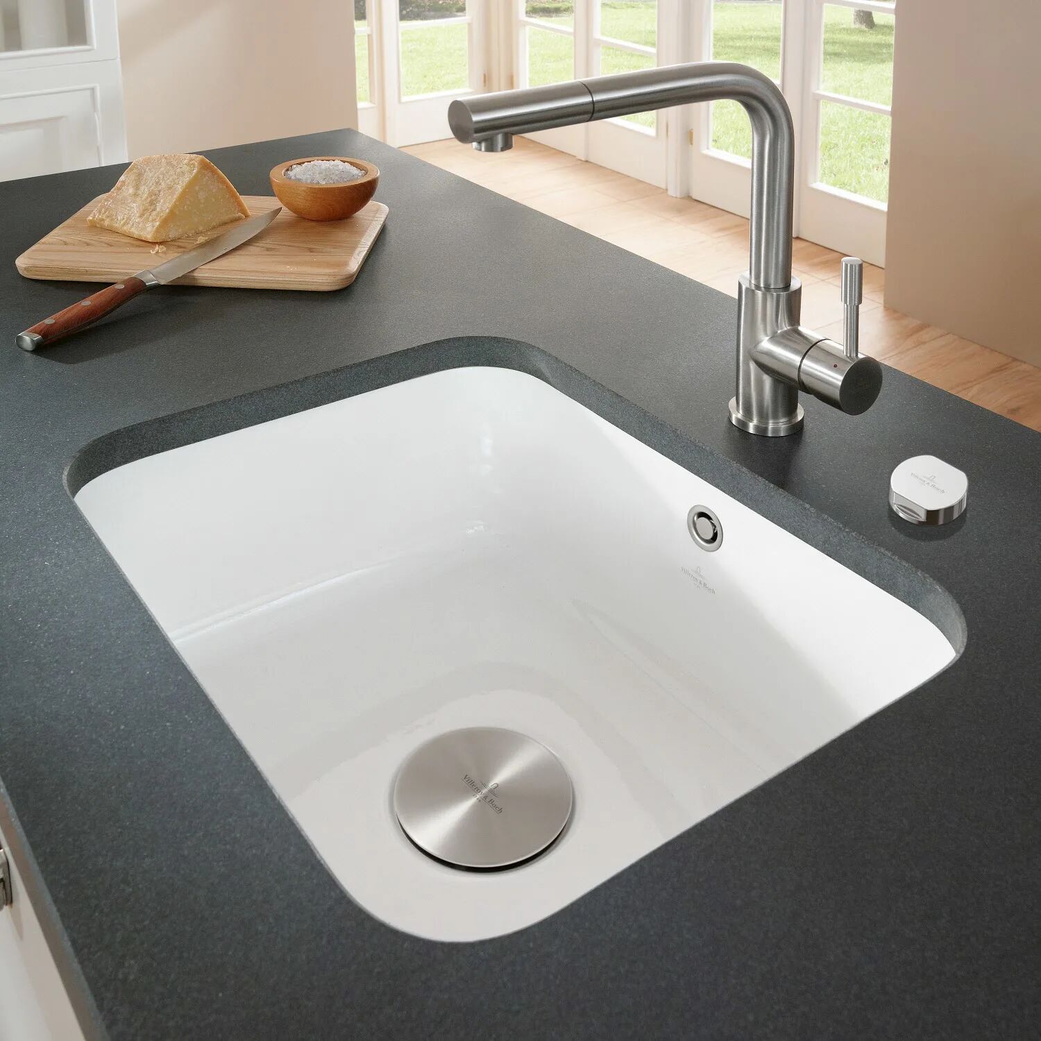 Villeroy & Boch Cisterna 60C Unterbauspüle, Ablaufgarnitur mit Excenterbetätigung   crema glänzend mit ceramicplus 670602KR