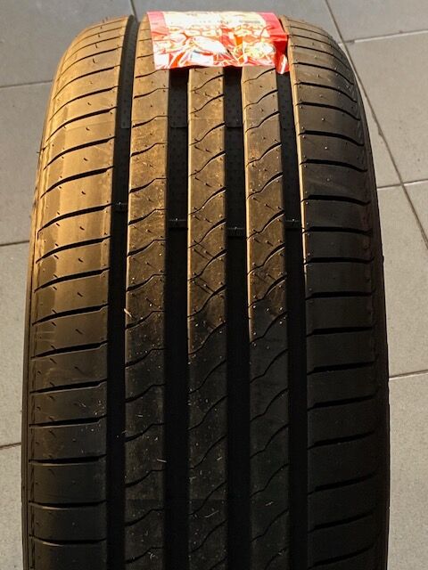 185/65 R14 86H  ROADHOG RGS02