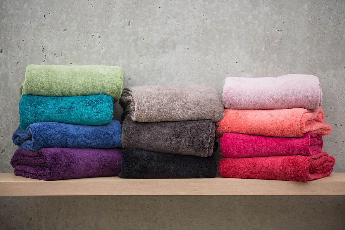 Bambury Microplush Throw Rugs