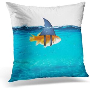 Housse De Coussin 45x45cm/18x18 Pouces Poisson Rouge Agissant Comme Un Requin Pour Terroriser Les Ennemis Décor À La Maison Housse De Coussin Taie D'oreiller Carrée Pour Canapé-Lit - Publicité