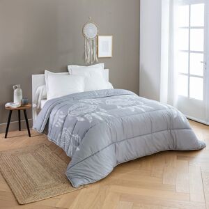 Couette coton imprime Tea - 400 g/m² - BlancheporteLe garnissage en fibres de polyester creuses et siliconees en fait une couette plus epaisse, plus moelleuse et plus chaude en augmentant son pouvoir isolant ! Decorative et tres tendance avec son motif at