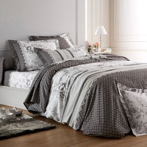 Linge de lit Gabrielle en coton imprimé pois, fleurs et dentelle - Taie D'oreiller Volant Plat : 65x65cm - Gris - ColombineGabrielle de Colombine® mélange en beauté imprimé pois et imprimé floral sophistiqué et joue l'atout trompe-l'œil d'une élégante den - Publicité