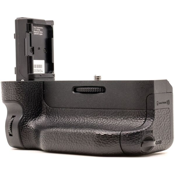 sony vg-c2em vertical battery grip (condition: good)