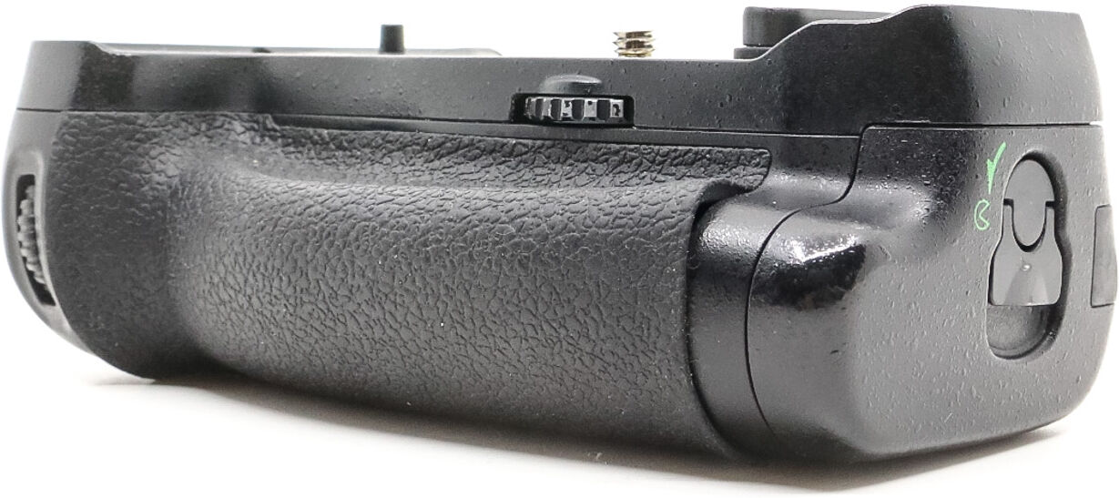 Nikon MB-D18 Battery Grip (Condition: Well Used)