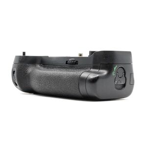 Used Nikon MB-D17 Battery Grip