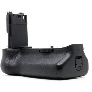 Used Canon BG-E11 Battery Grip