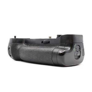 Used Nikon MB-D17 Battery Grip
