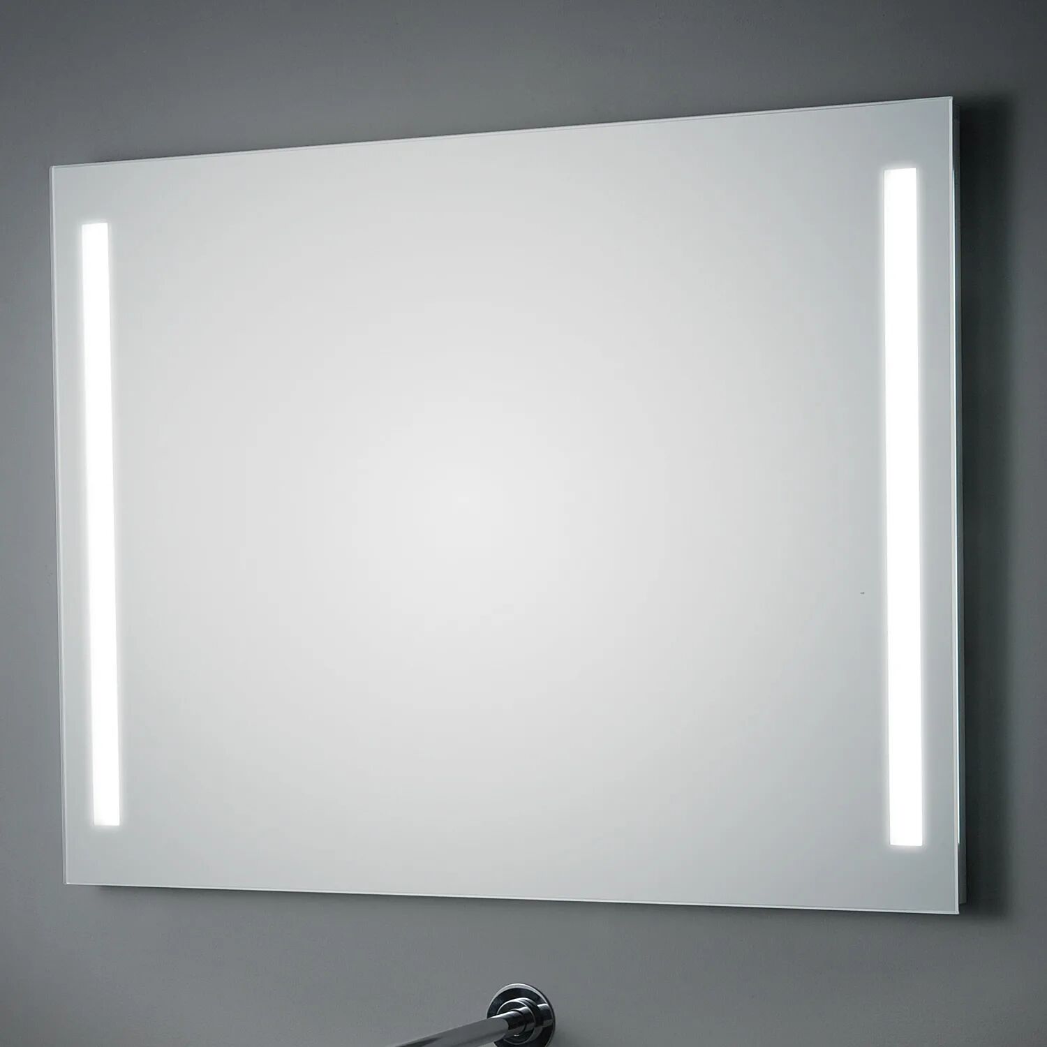 Koh-I-Noor Comfort Line LED Spiegel mit seitlicher Spiegelbeleuchtung 80 x 60 cm Comfort Line LED B: 80 T 2,9 H: 60 cm  LC0306