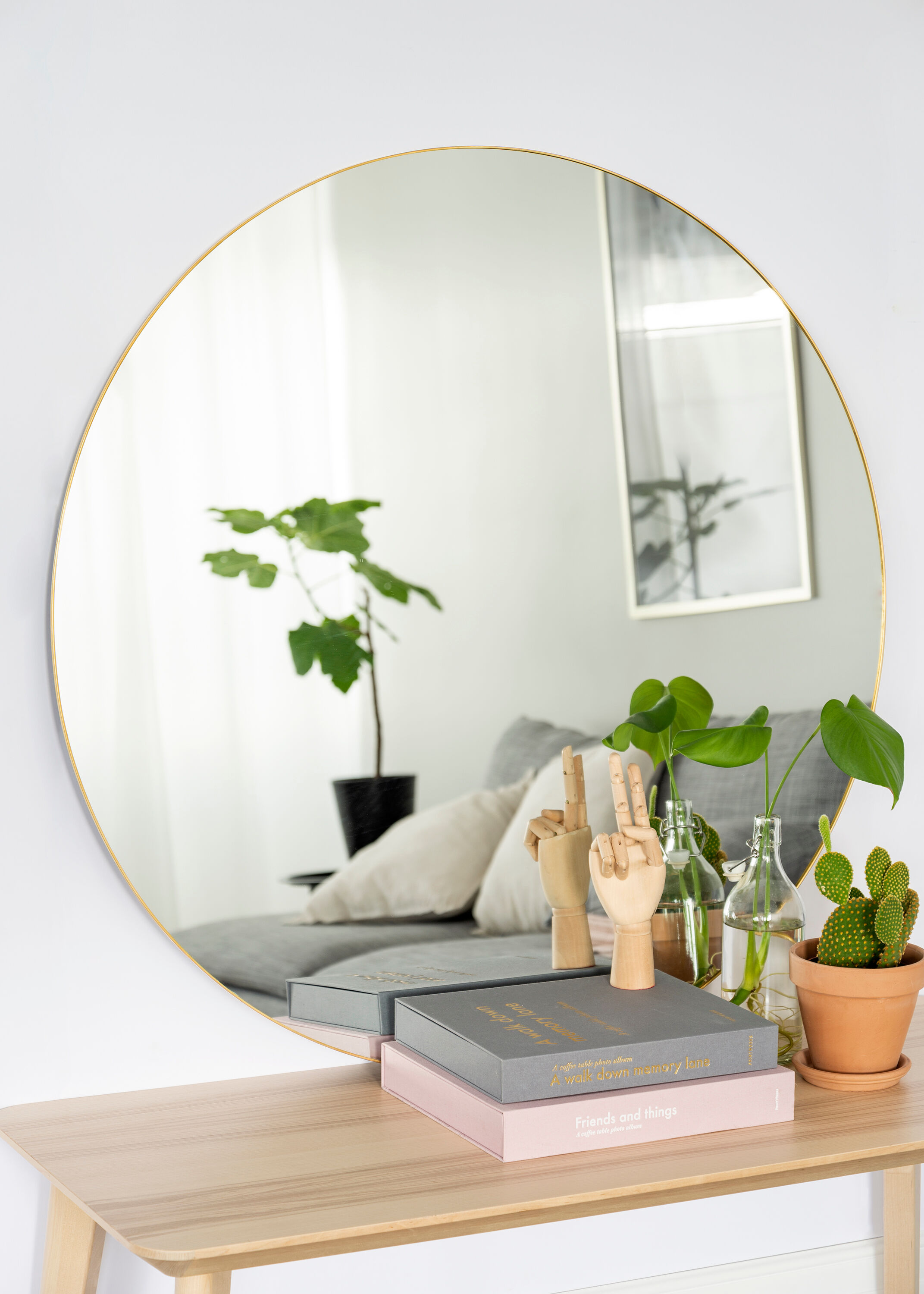 Kaila Round Mirror - Thin Brass 100 Cm Ø