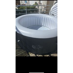 Spa jacuzzi lay z miami avec produit d’entretien - Publicité