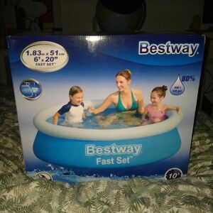 Bestway Piscine familiale gonflable - Publicité