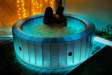 Mspa Minipiscina Idromassaggio Spa -204cm Riscaldatore- 138 Getti - Luce Led - Uvc - Telecomando 6 Persone - Accessoriata