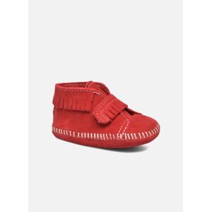 Front Strap Bootie par Minnetonka Rouge 21 Enfant - Publicité