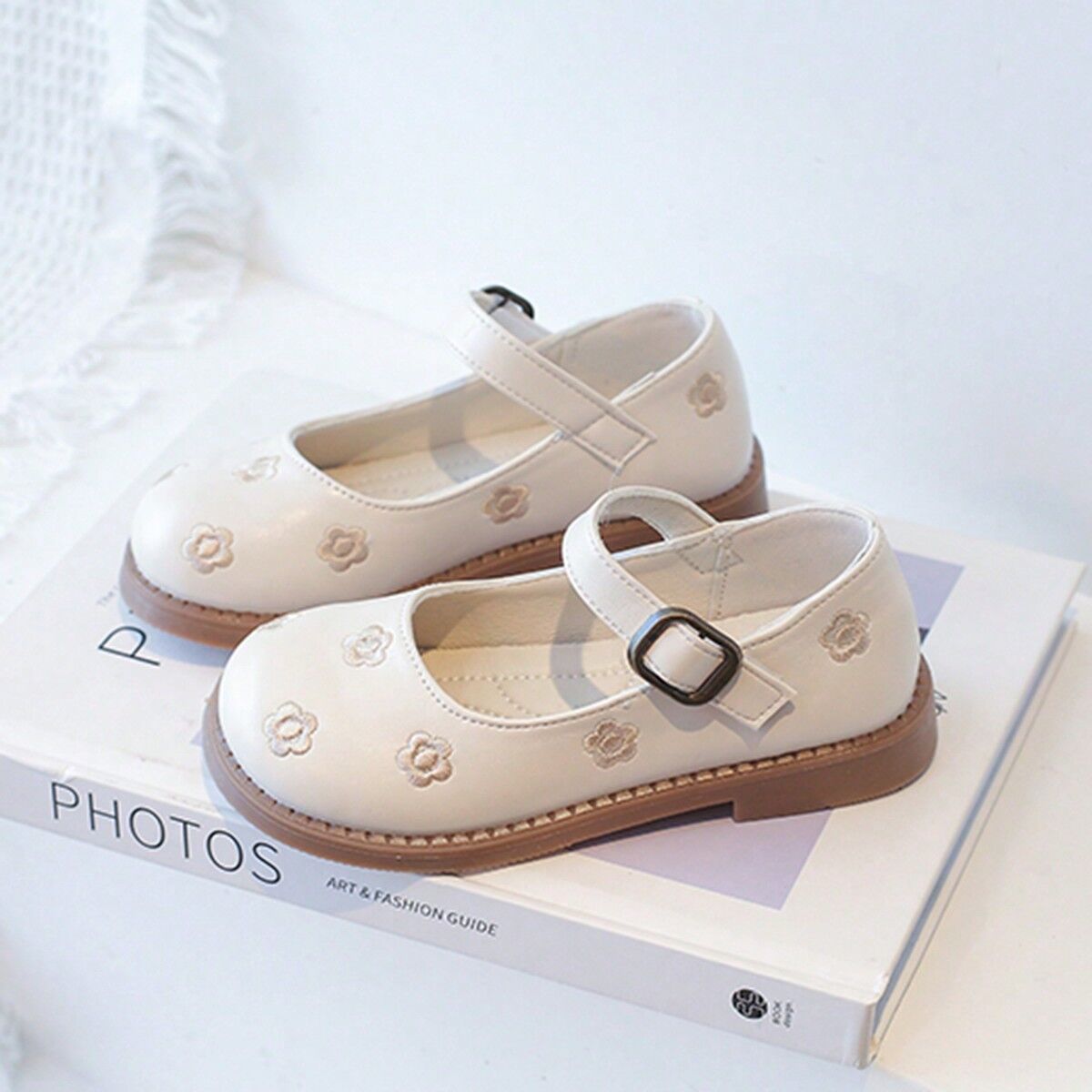 SHEIN Children's Spring New Soft-Soled Princess Shoes Embroidered Fashion Flat Shoes For Girls Beige EUR34,EUR35,EUR36,EUR27,EUR28,EUR29,EUR30,EUR31,EUR32,EUR33