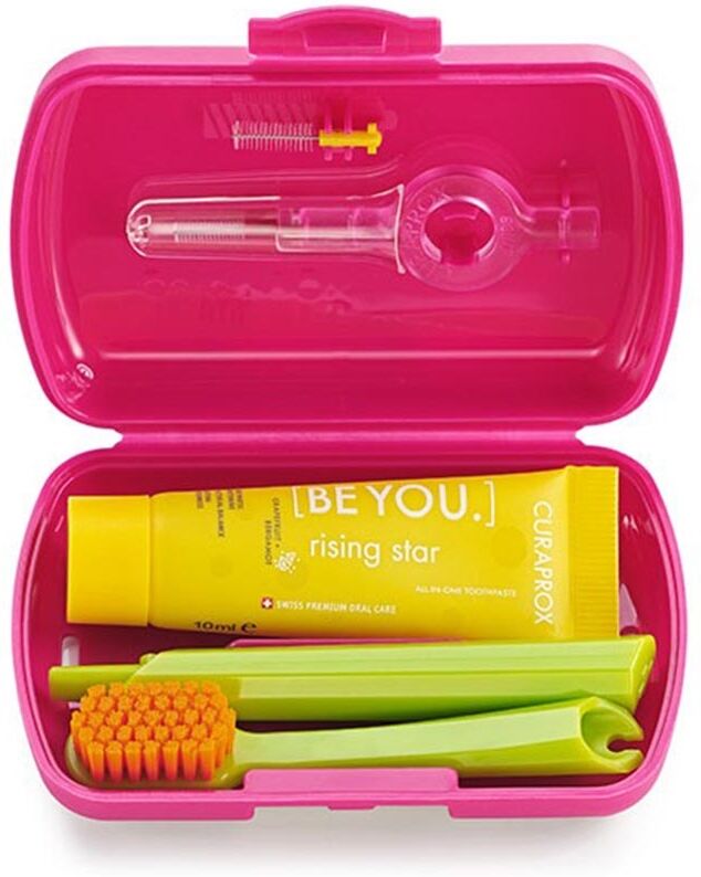 Curaprox Be You Travel Set Magenta Spazzolino + Dentifricio + 2 Scovolini