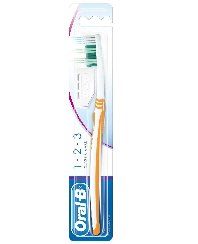 PROCTER & GAMBLE SRL OralB Spazzolino Classic Care Setole Medie