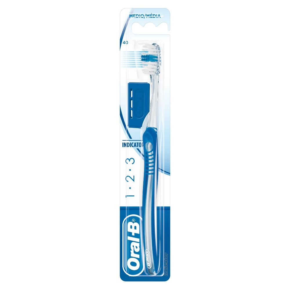 PROCTER & GAMBLE SRL Oral B Indicator Spazzolino Medio 40