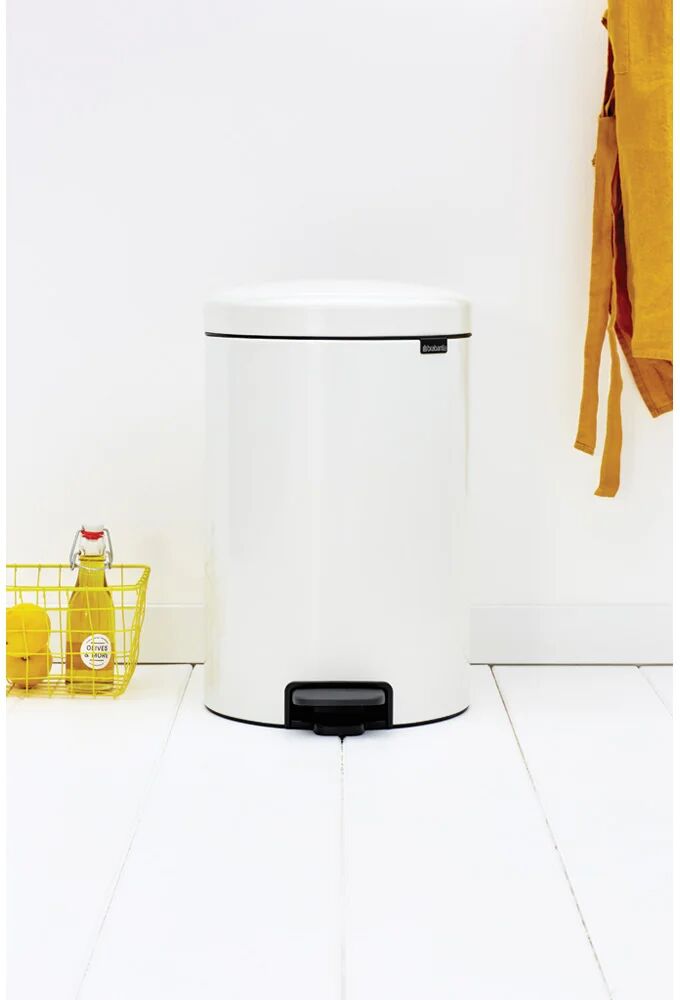 Brabantia NewIcon 20 Litre Soft Closing Pedal Bin white 52.0 H x 32.5 W x 35.5 D cm