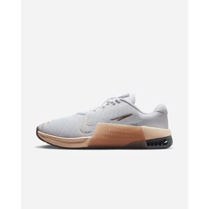 Chaussures de Training Nike Metcon 9 pour Femme Couleur : White/White-Mtlc Gold Grain-Sanddrift Taille : 39 EU   8 US