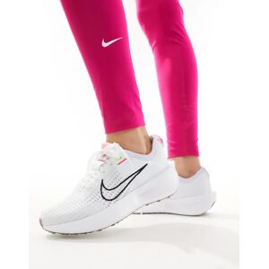 Nike Running - Interact Run - Baskets - Noir et blanc Blanc 36.5 female - Publicité