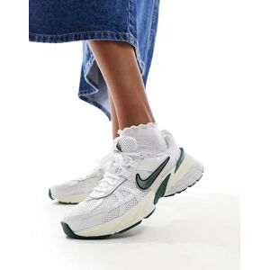 Nike - V2K Run - Baskets - Blanc et vert Blanc 36.5 female - Publicité