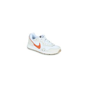 Baskets basses Nike NIKE VENTURE RUNNER Blanc 36,36 1/2 femmes - Publicité