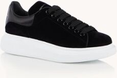 Alexander McQueen Oversized sneaker van fluweel - Zwart