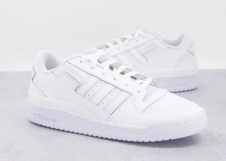 adidas Originals Forum low trainers in triple white  White