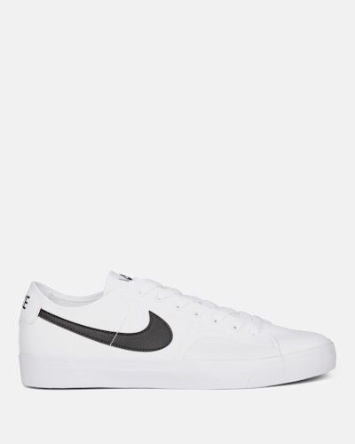 Nike SB Shoes - Blazer Court Grønn Male EU 43