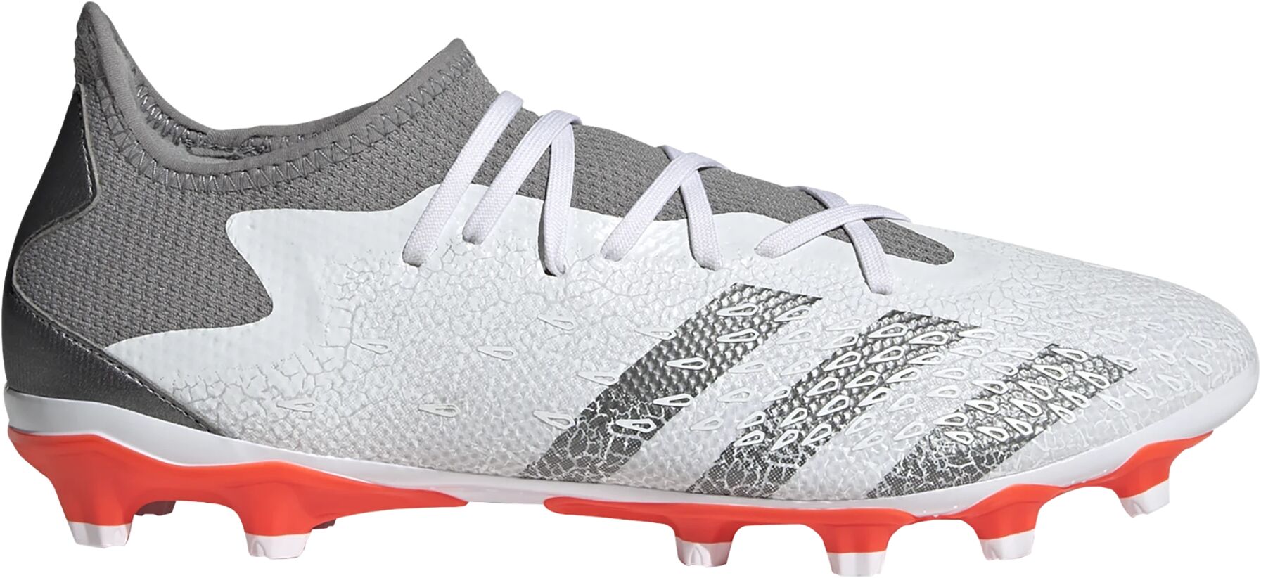 adidas PREDATOR FREAK .3 LOW MG / Q4 21, fotballsko senior 42 2/3 Ftwr White/iron Met.