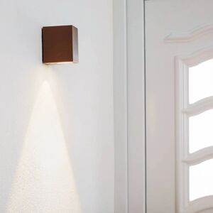 Lucande Rustbrun udendørs LED væglampe Tavi, højde 9,5 cm
