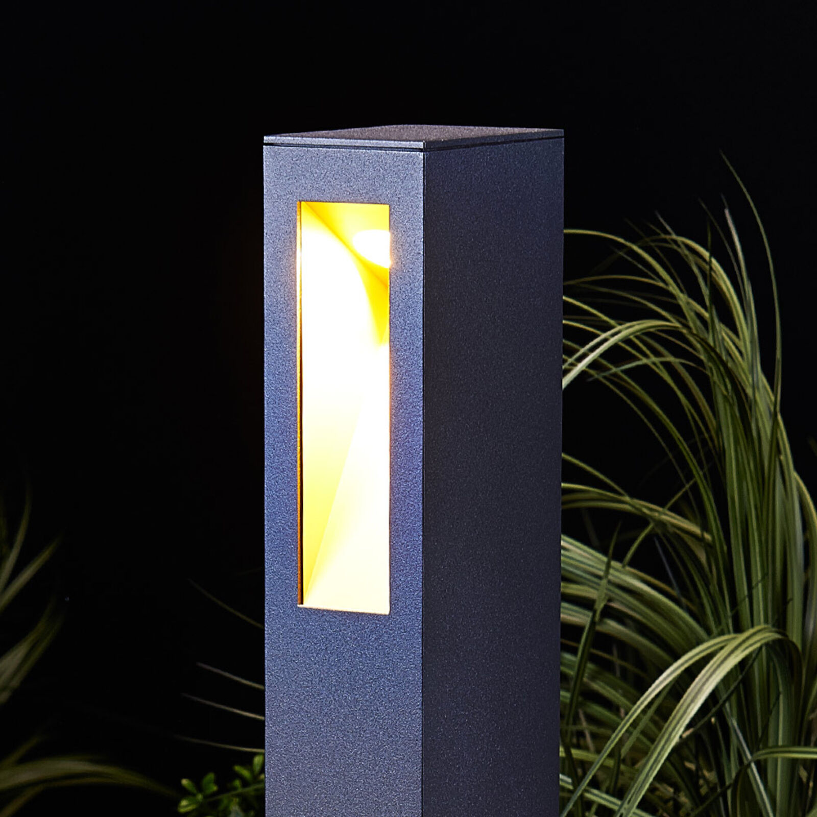 Lucande LED sokkellampe Jenke designet i klare linjer