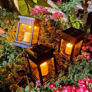 MiXXAR 1/2 lampes solaires d'extérieur pour décoration de jardin, lanternes de palais rétro, lampes à bougie suspendues, éclairage paysager, lanterne solaire (1 pièce) - Publicité