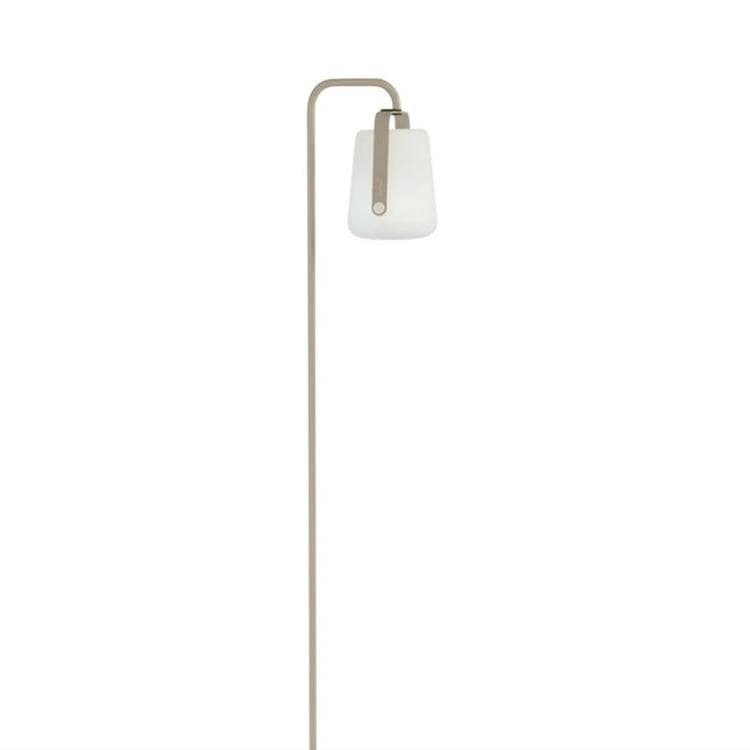 Fermob Lampadaire extérieur Fermob BALAD-Lampe nomade LED d'extérieur avec pied à planter H159cm Beige